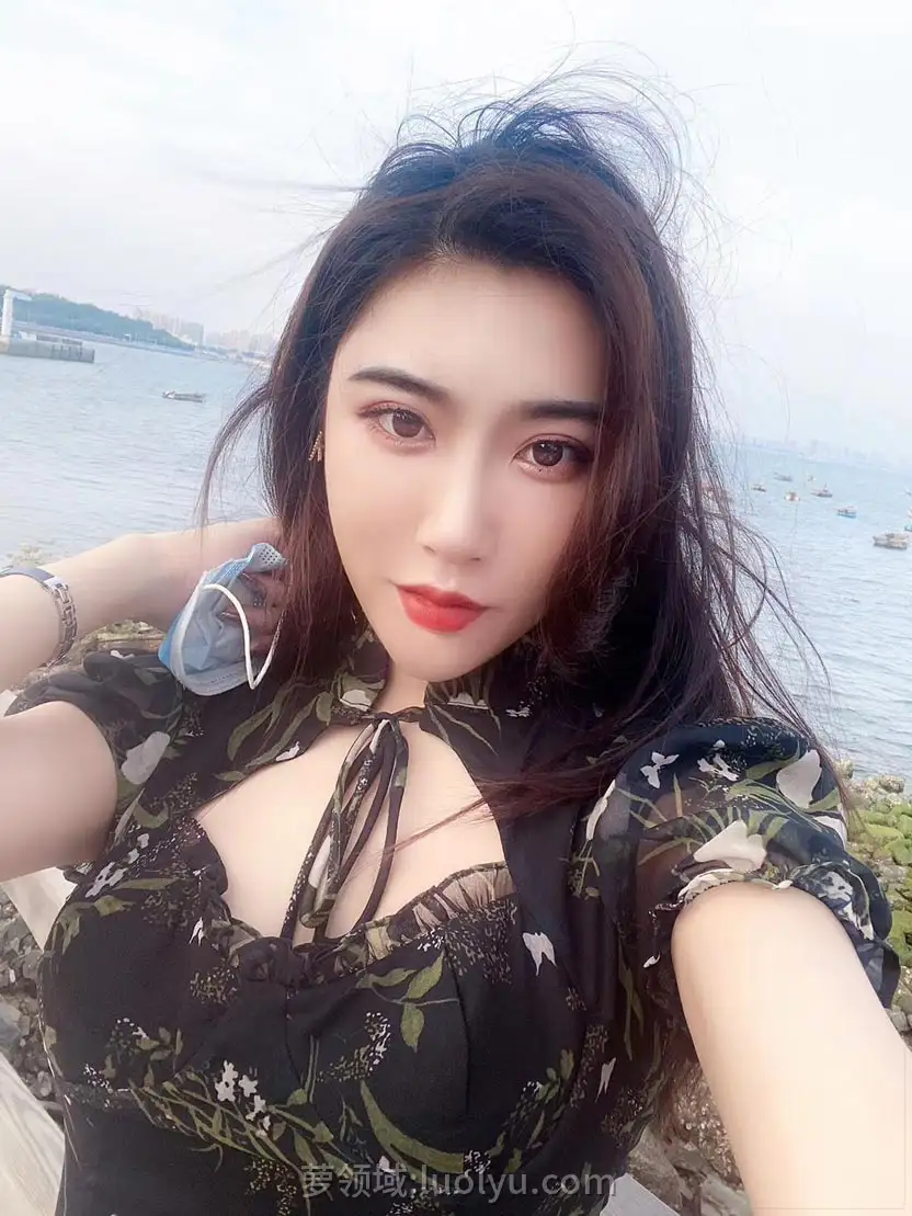 丝足美腿女神“林子琳喵”微密圈全系列高清写真