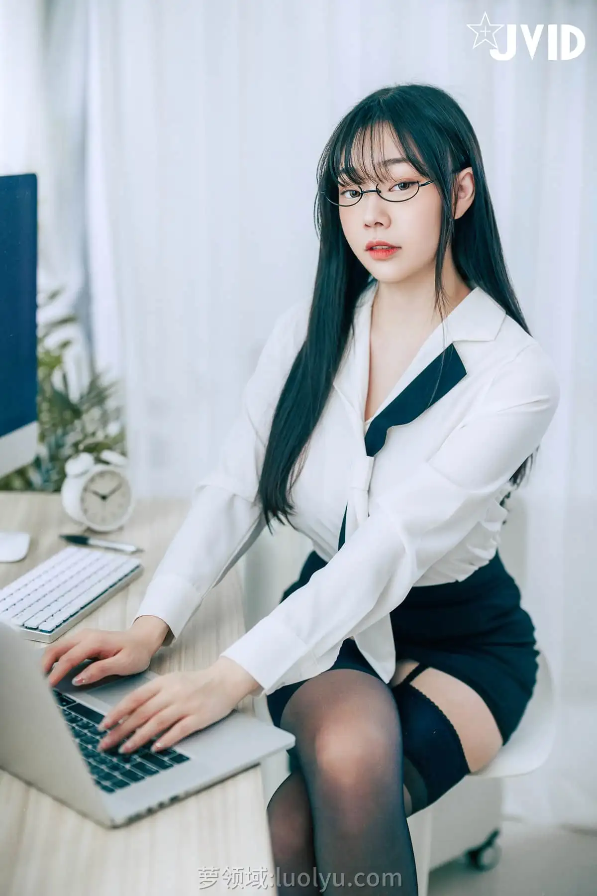 顶级视觉盛宴！JVID 全系列写真合集：探索人体艺术的纯粹曲线美