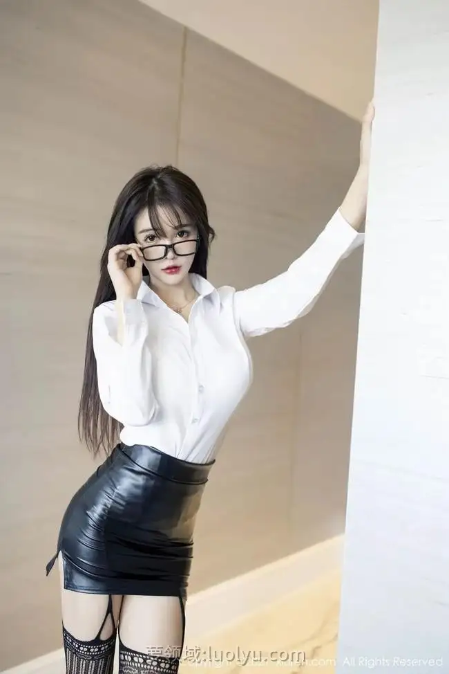 南初妹妹最新5套高清写真合集打包下载：170CM长腿氧气女神
