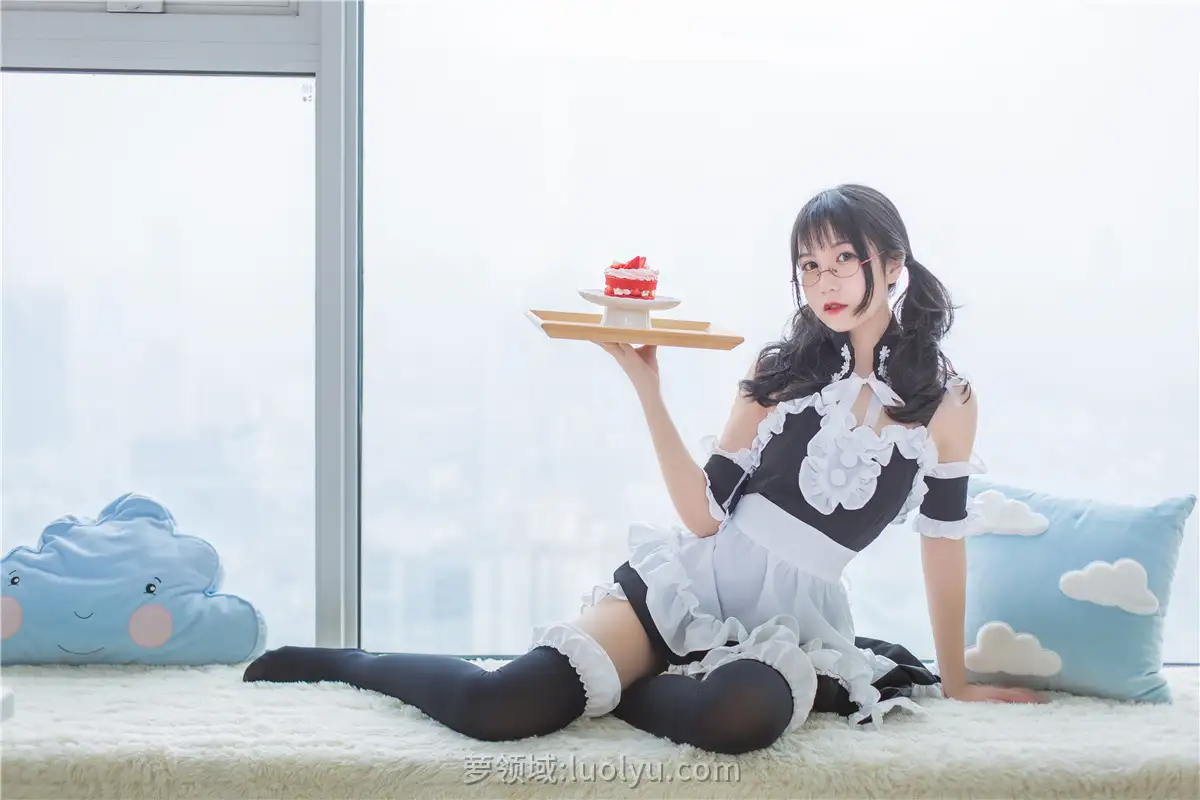 逐月Su(枸名gomin)最新COS与车内爆款写真全高清合集